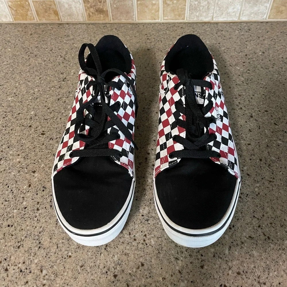 Vans Black and Red Checkerboard Sneaker Youth Size 7 Women’s Size 8.5 - Picture 2 of 9